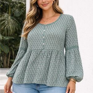 NWT Max Studio Top Blouse Size 1X Cream Green Leaves Peplum 1/2 Button